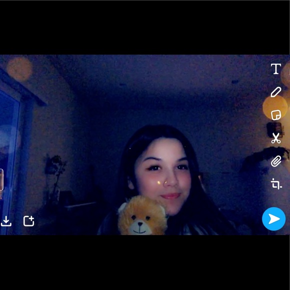 Meet your Posher, Anjoli - Picture 1 of 1